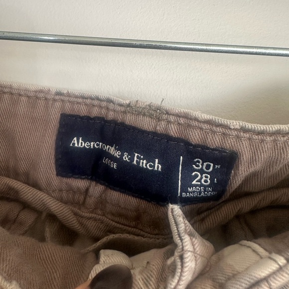 Abercrombie & Fitch Camo Cargo Pants 30x28 Loose Fit - Picture 3 of 5